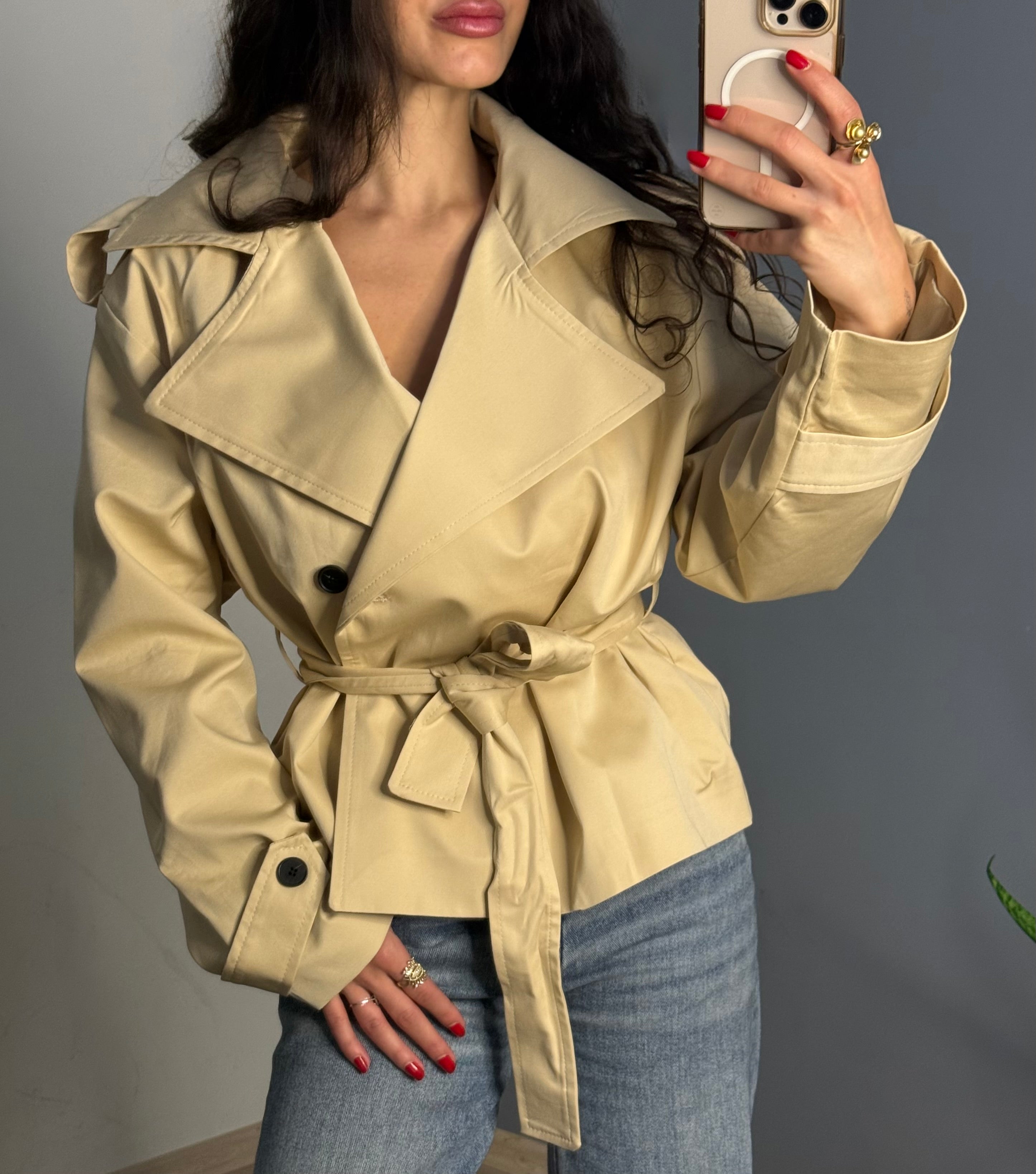 Belden kuşaklı camel trençkot