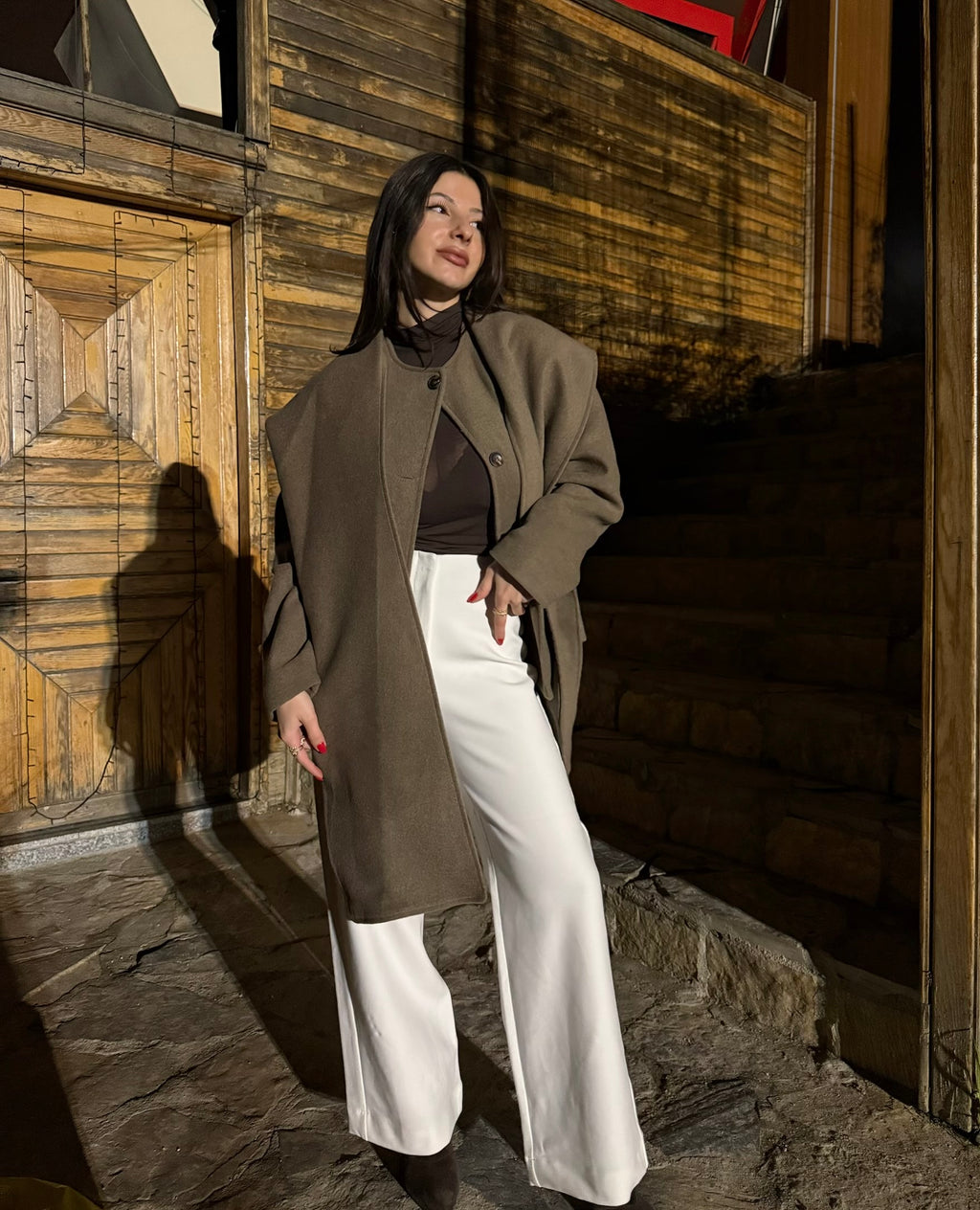 Çıkartılabilir atkı detaylı kısa kaban