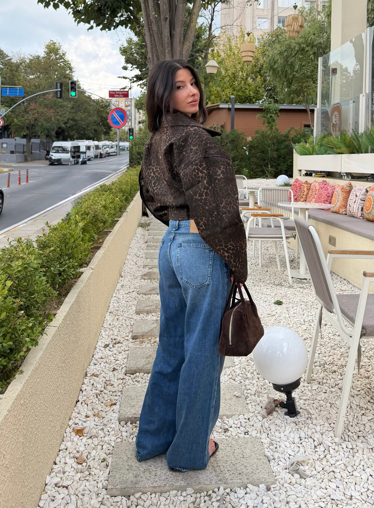 Leopar desen kuşaklı denim crop ceket