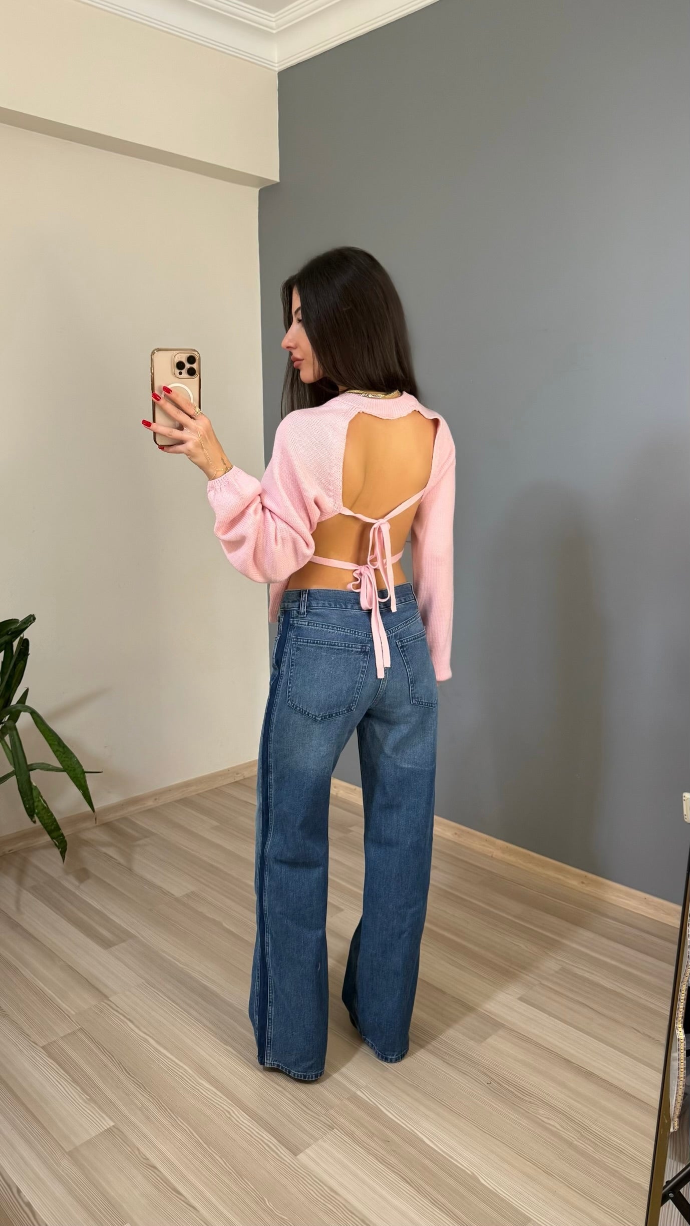 Sırt dekolteli pembe kazak