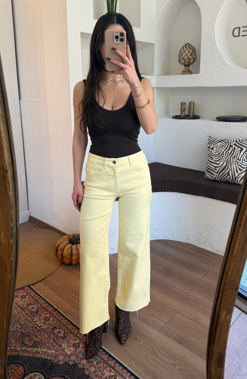 A.G sarı düz kesim jean