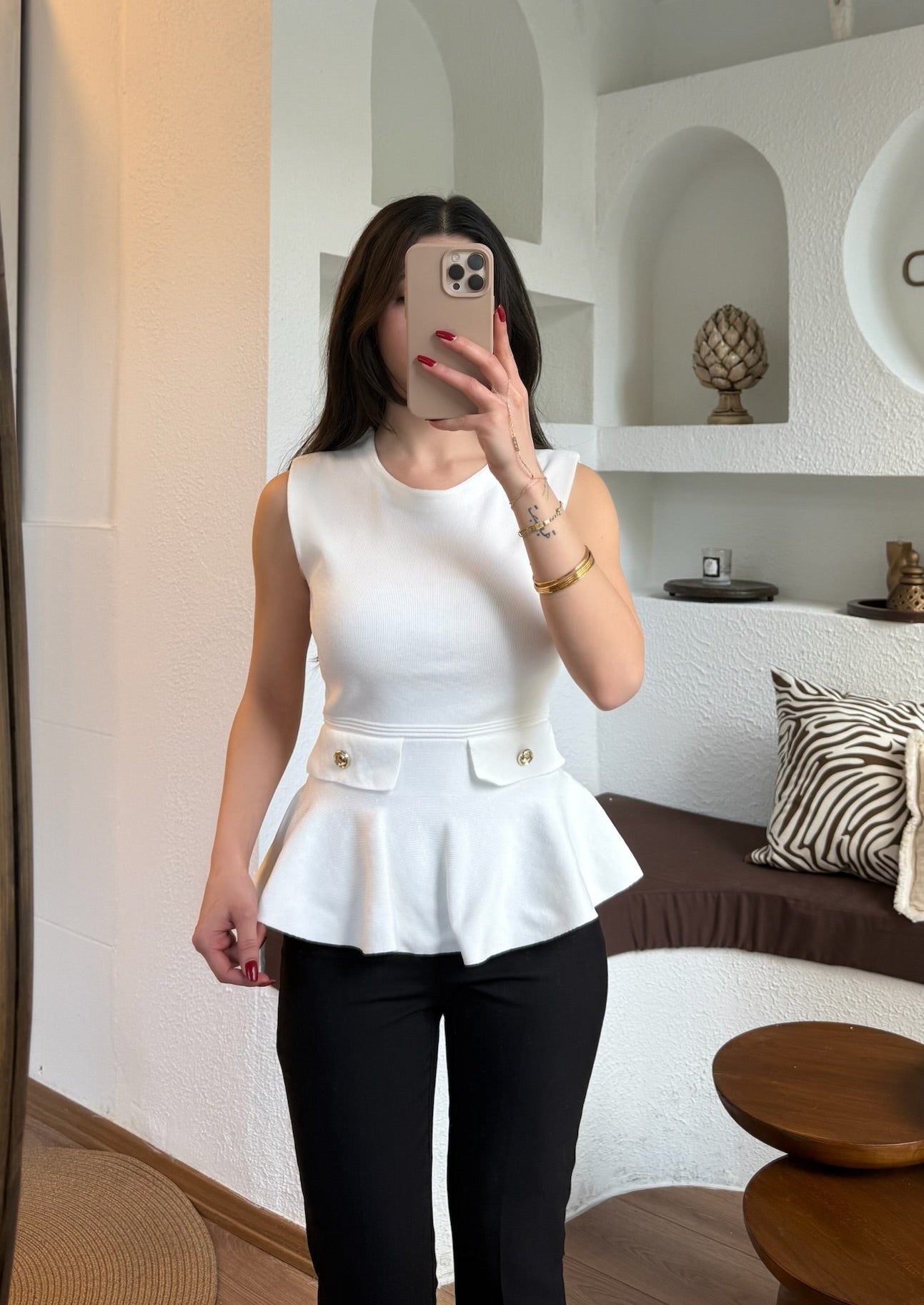 Belden oturtmalı triko bluz-beyaz