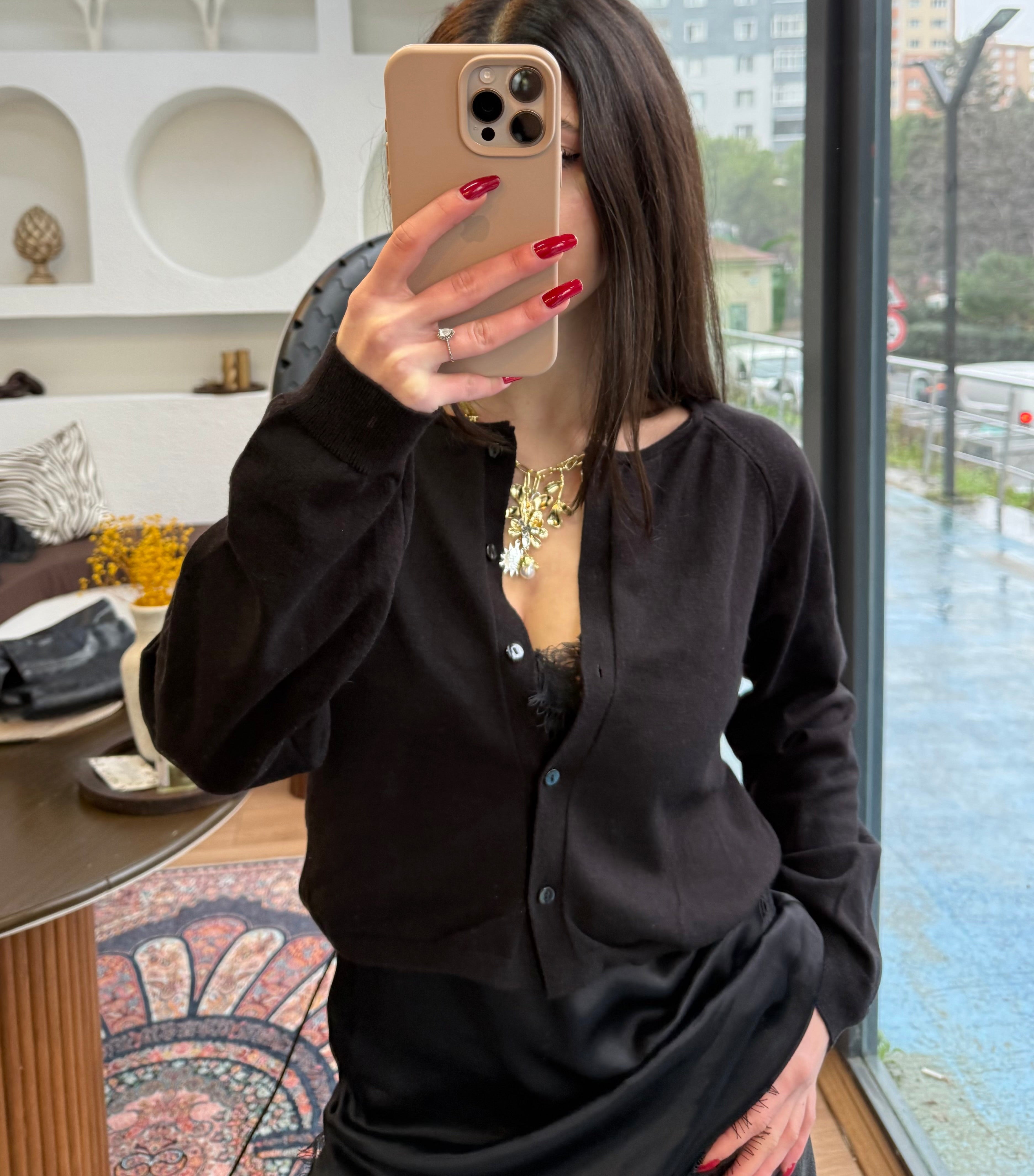 Pamuklu siyah hırka