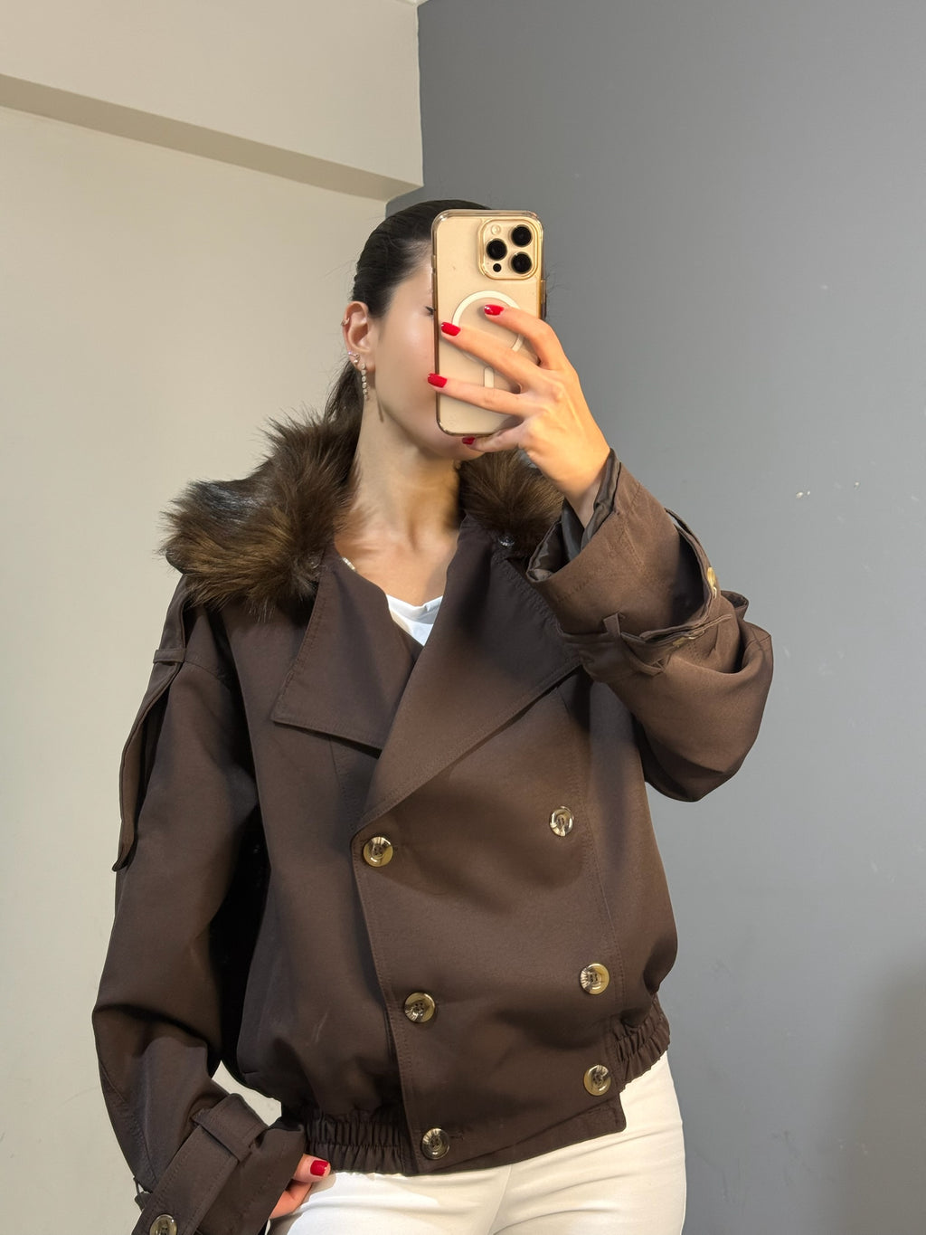 Çıkarılabilir kürk detaylı trençkot mont