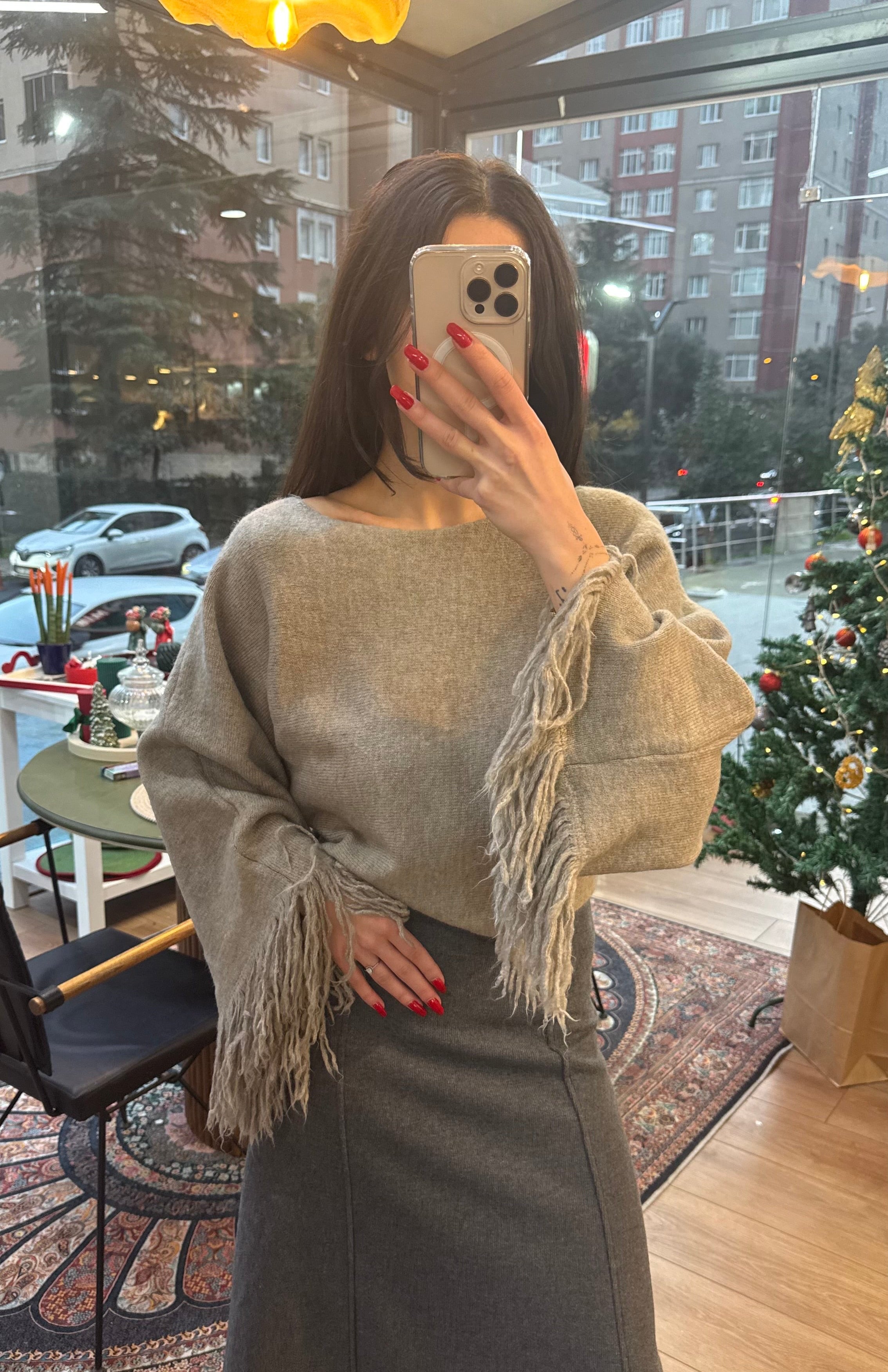 Püsküllü vizon kazak