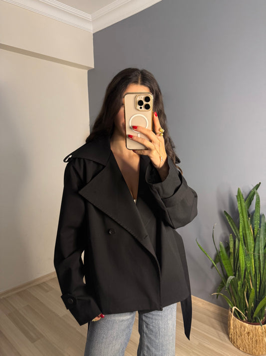 Belden kuşaklı siyah trençkot