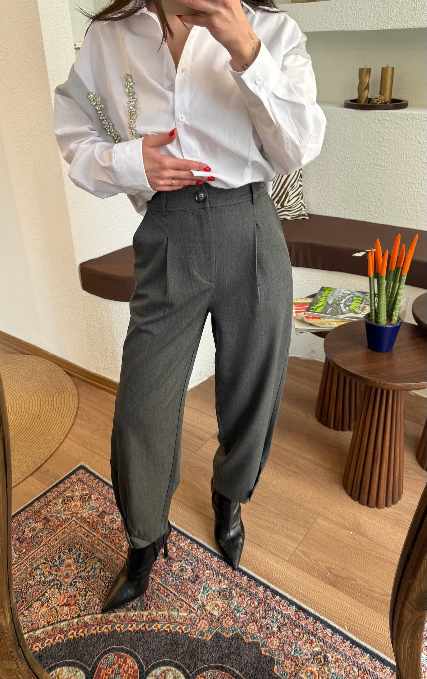 Gri bilek düğmeli pantolon