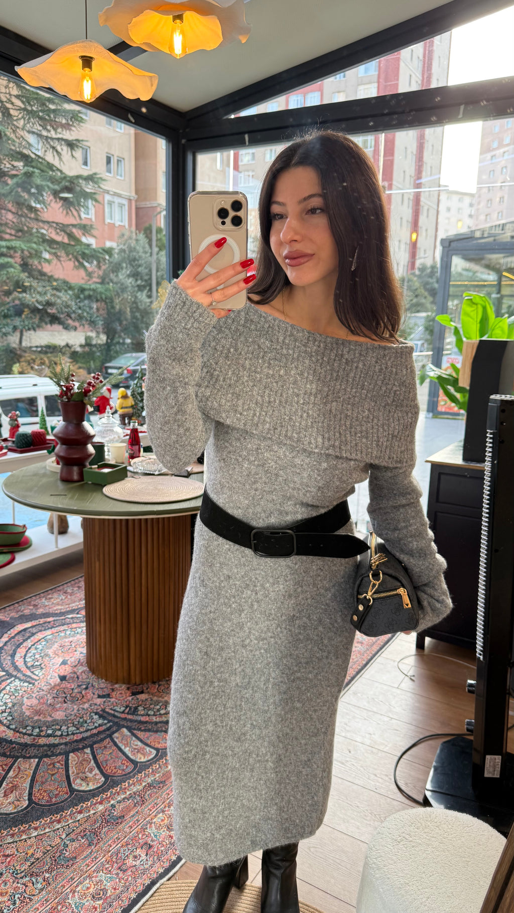 Kayık madonna yaka gri elbise