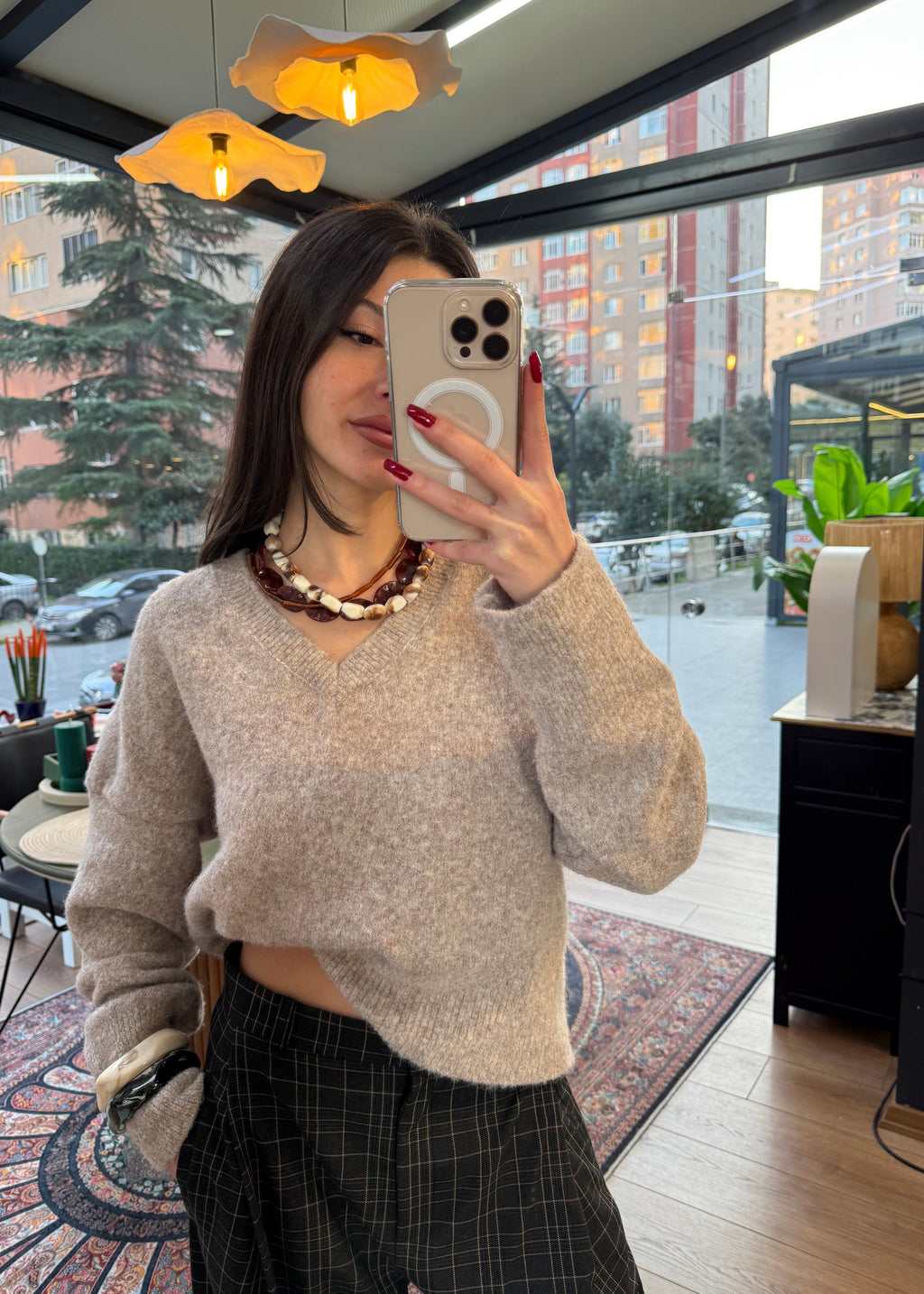 V yaka yumuşak yün triko kazak