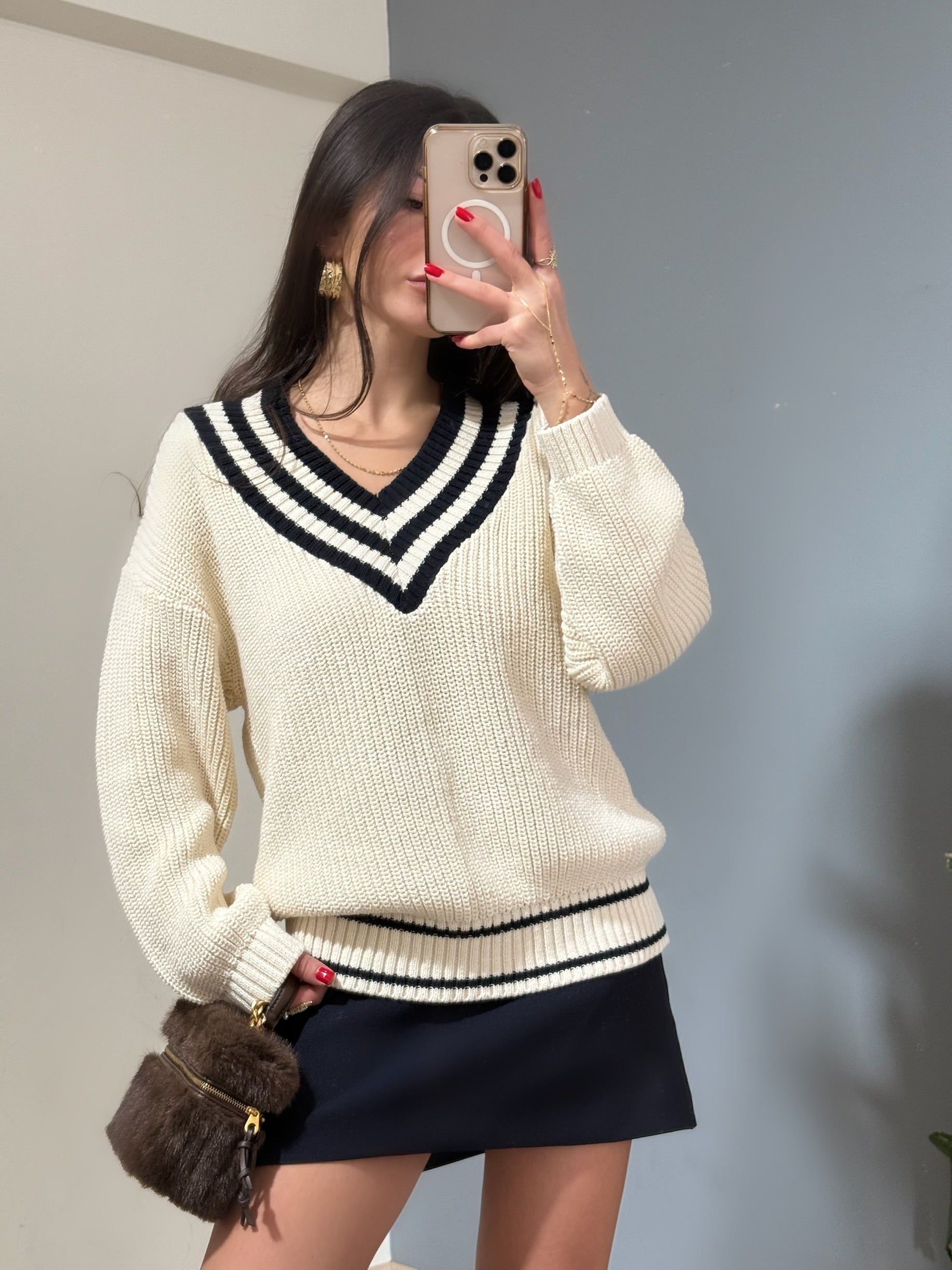 V yaka şeritli kazak