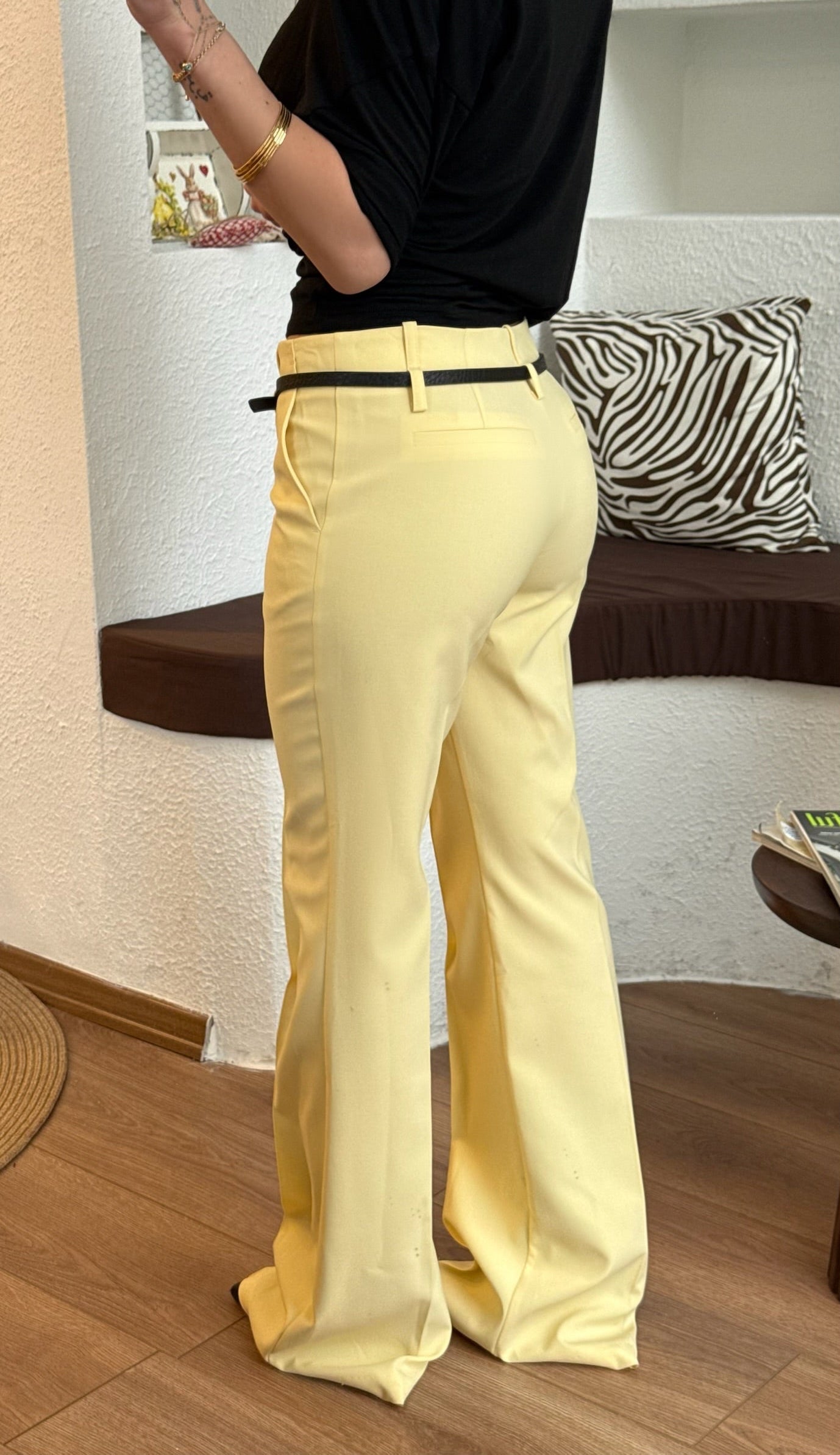 Limon sarısı kemerli düşük bel pantolon