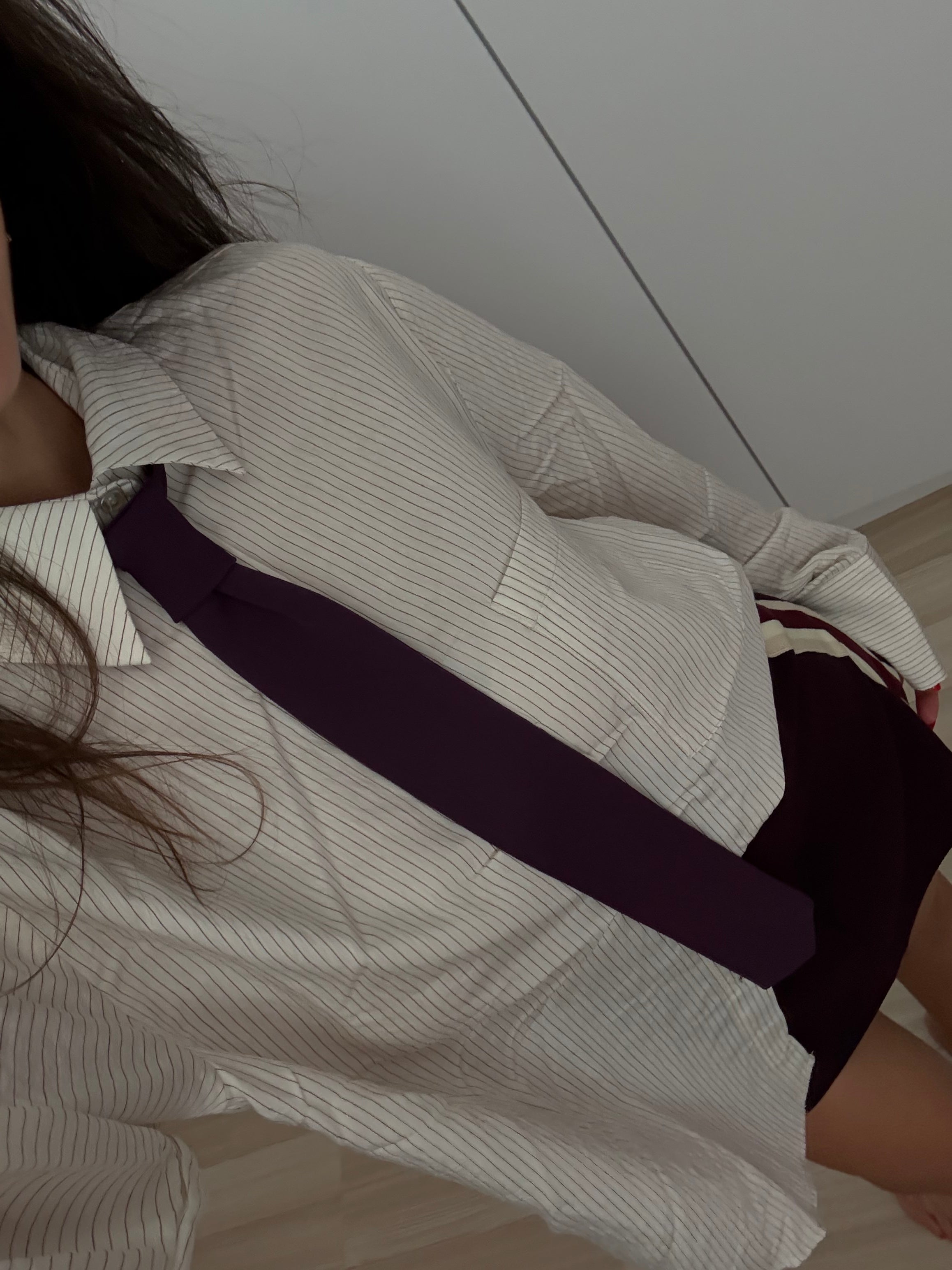 Çıkartılabilir kravat detaylı çizgili gömlek