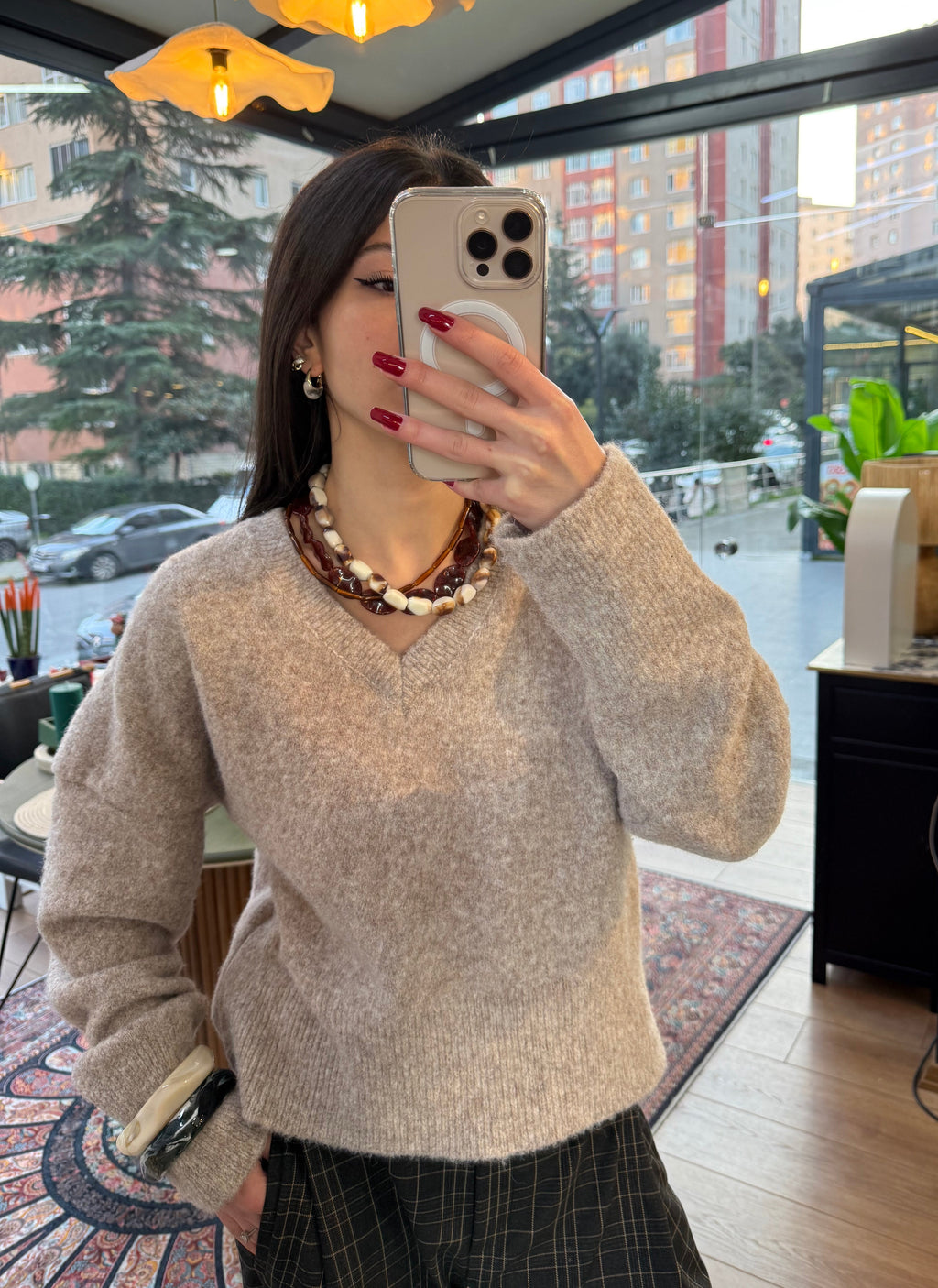 V yaka yumuşak yün triko kazak