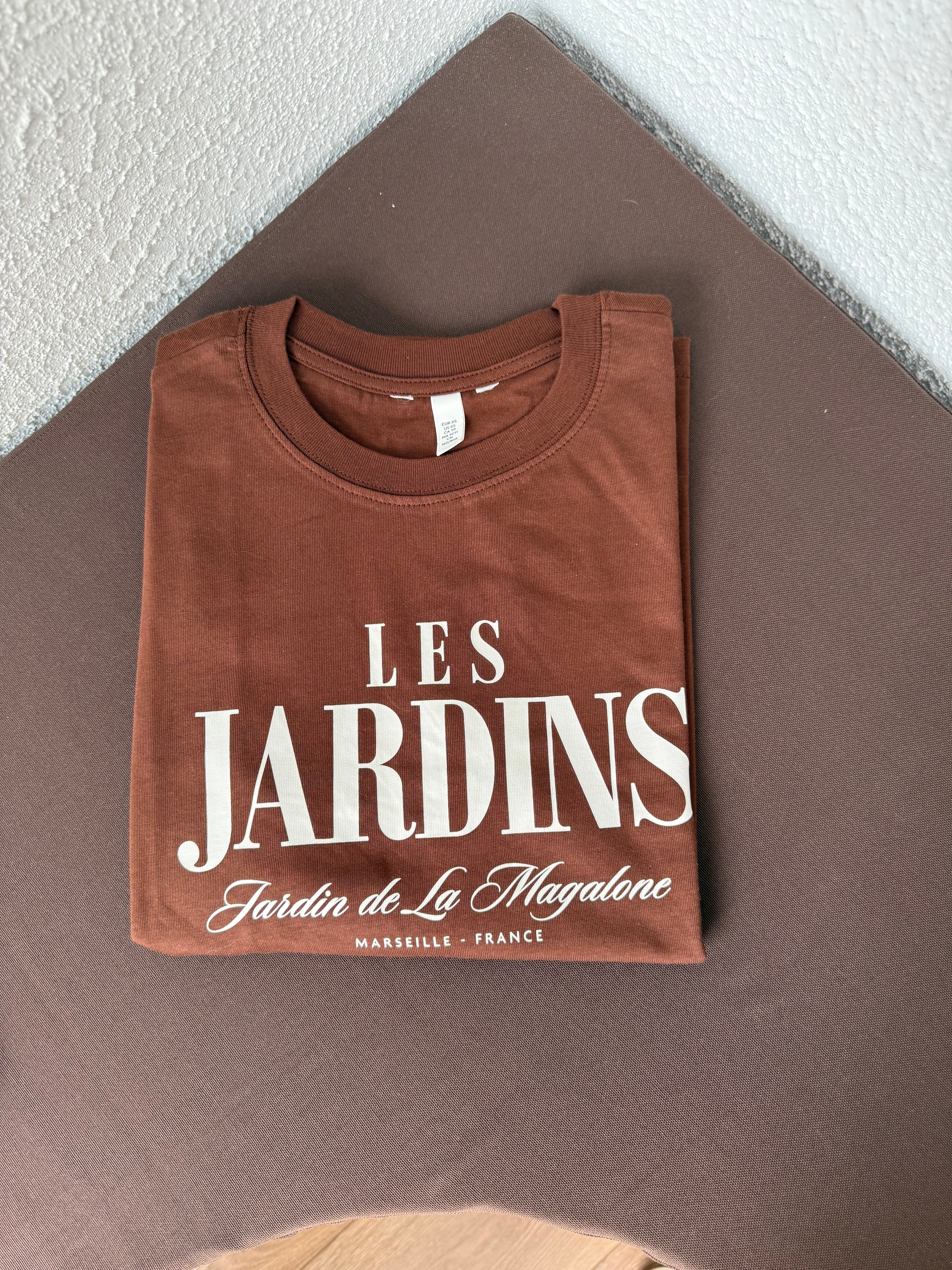 Les jardins baskılı kahve tişört