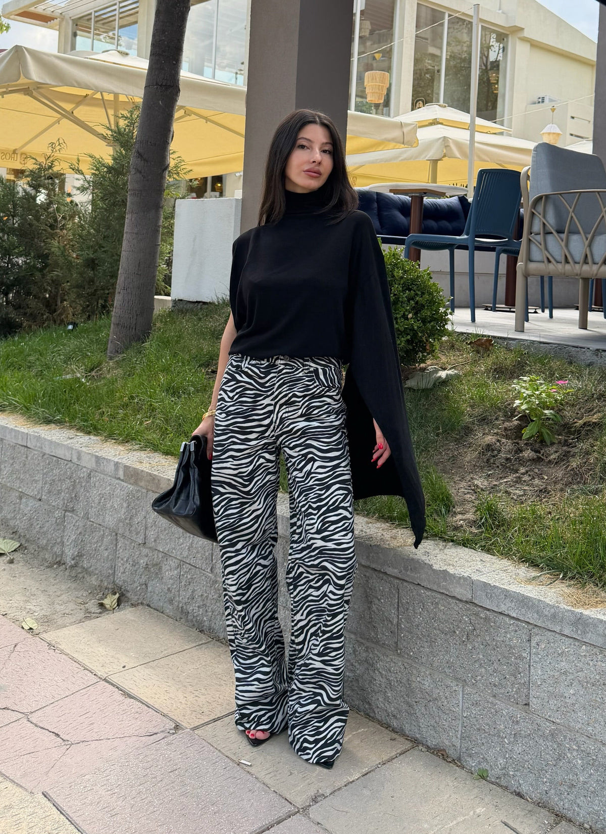%100 Pamuklu Dik Yaka Asimetrik Bluz-Siyah