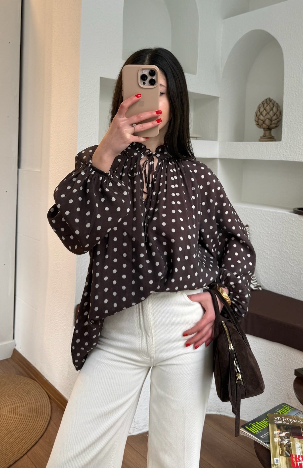 Puantiye kahve-beyaz gömlek