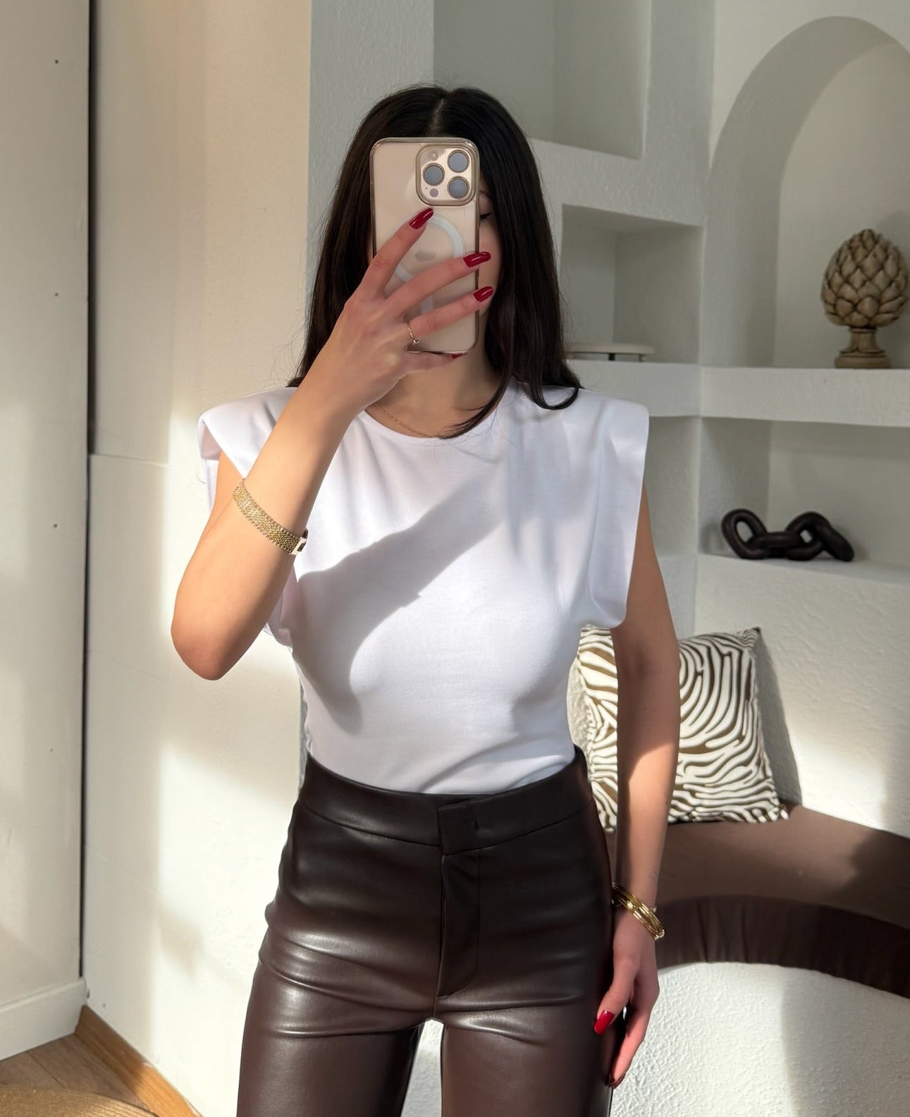 Vatkalı beyaz tişört