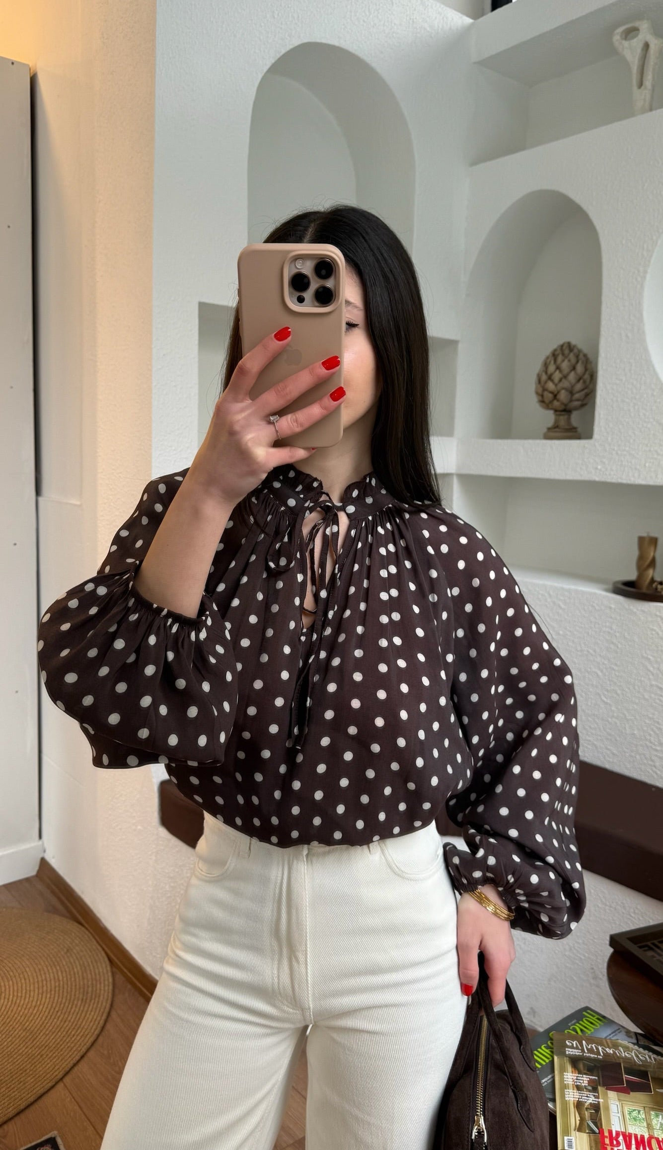 Puantiye kahve-beyaz gömlek