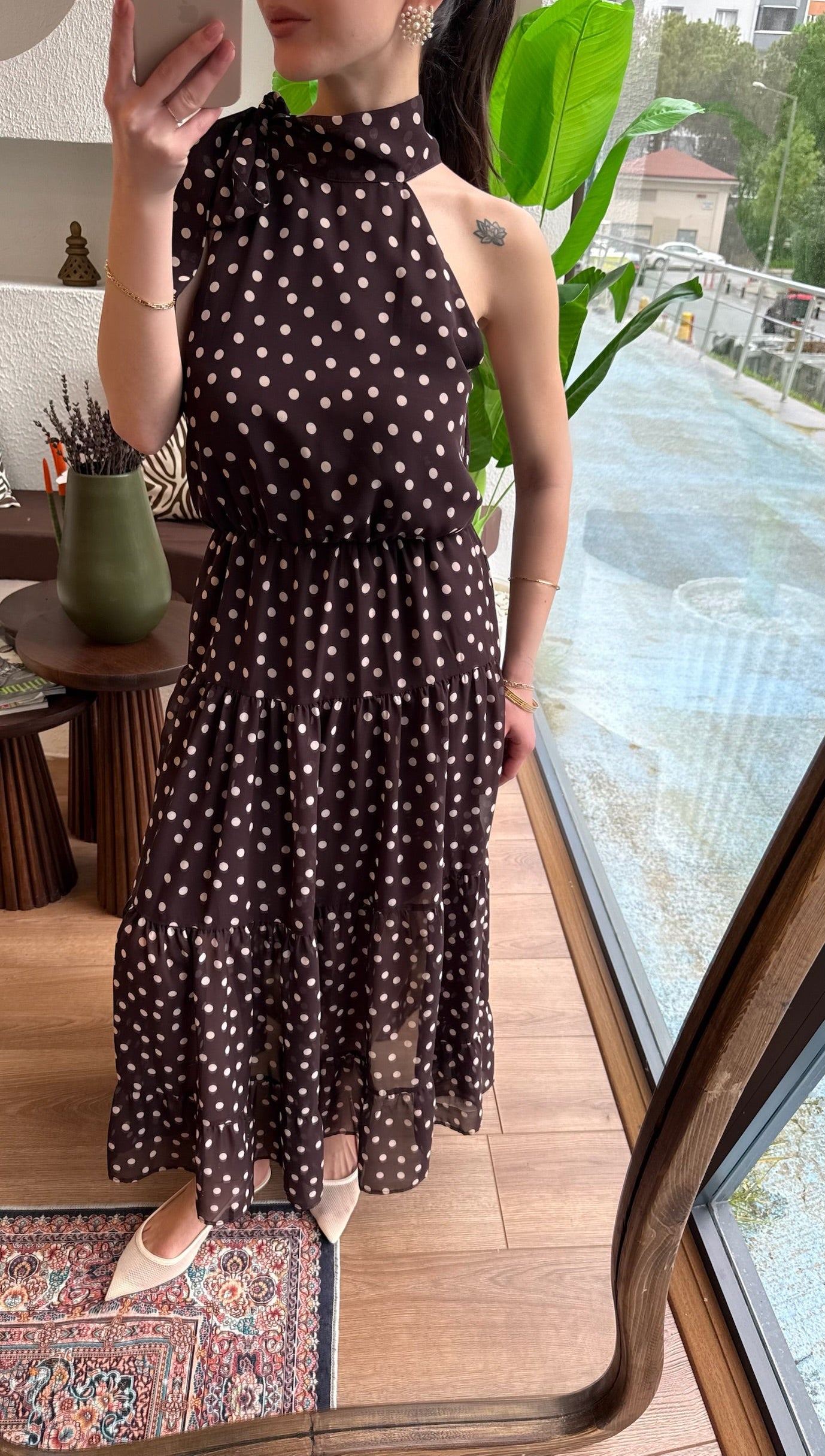 Puantiye kahve şifon elbise