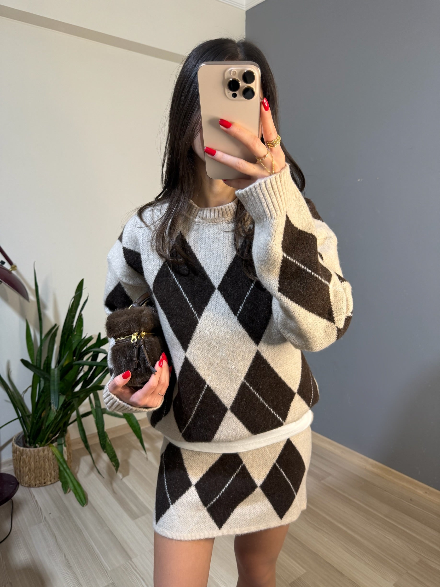 Kahve-ekru baklava desen takım