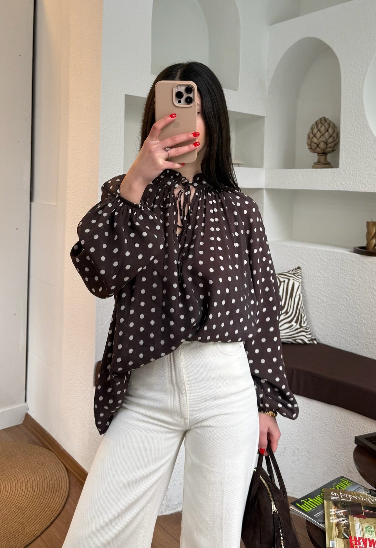 Puantiye kahve-beyaz gömlek