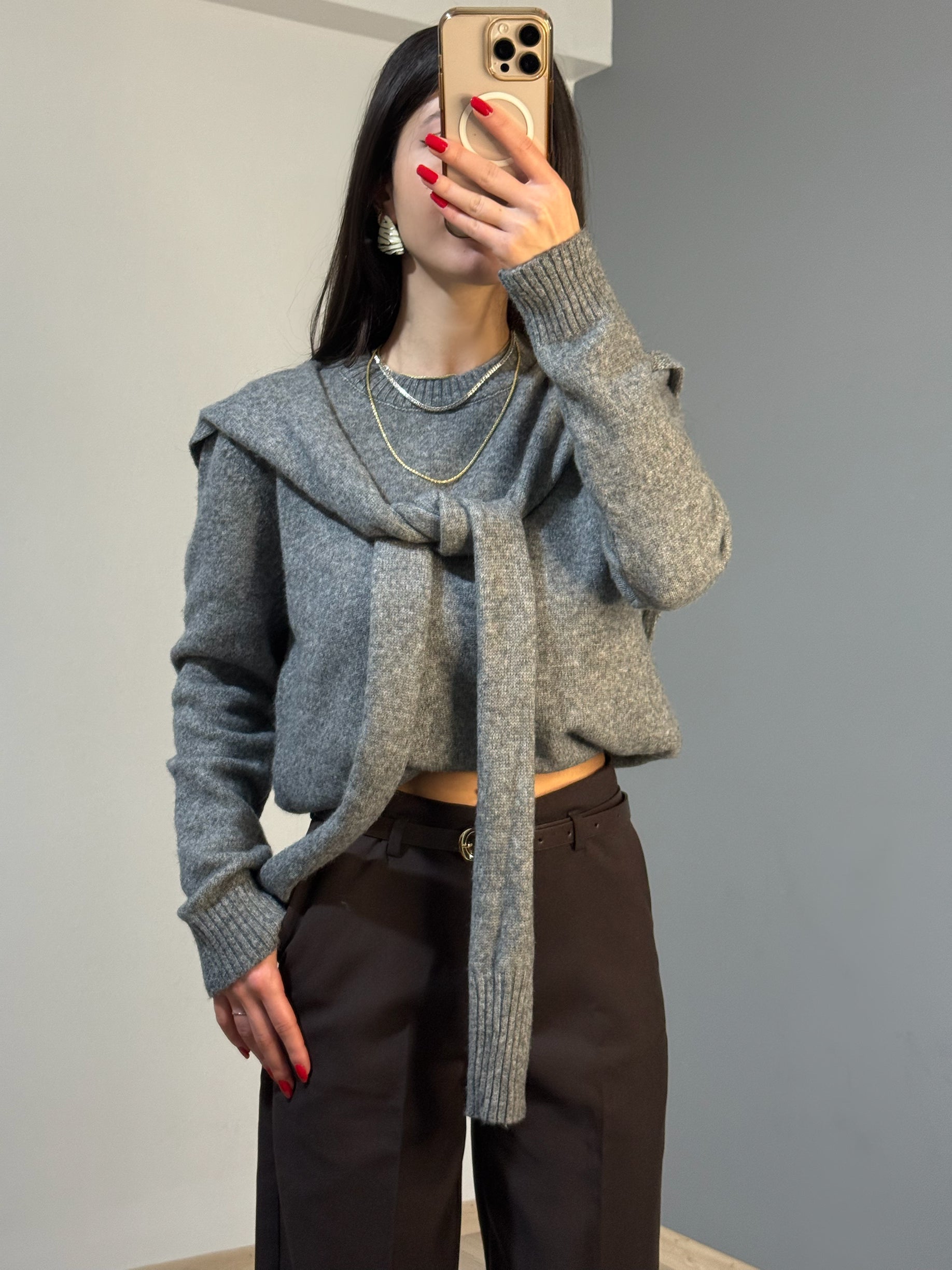 Omuzdan atkı detaylı Kazak