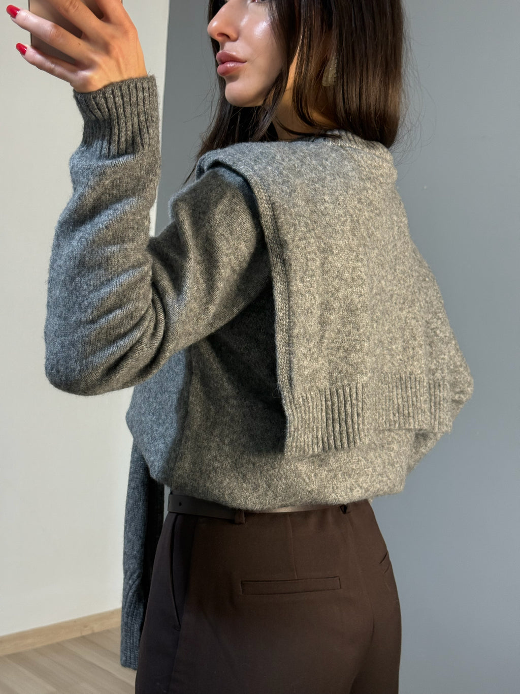 Omuzdan atkı detaylı Kazak