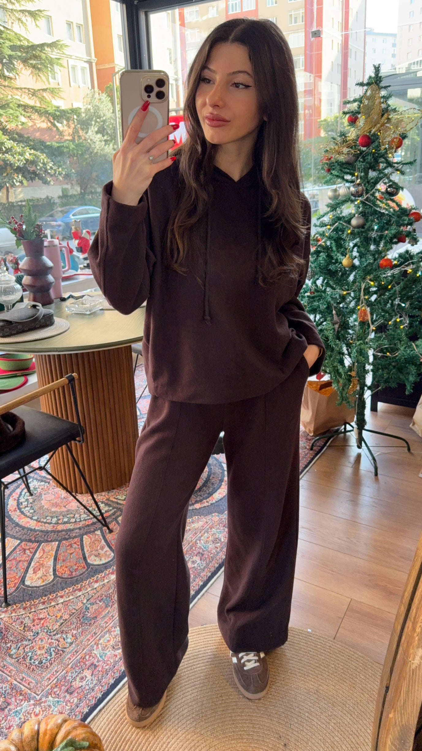 Acı kahve-mürdüm takımı