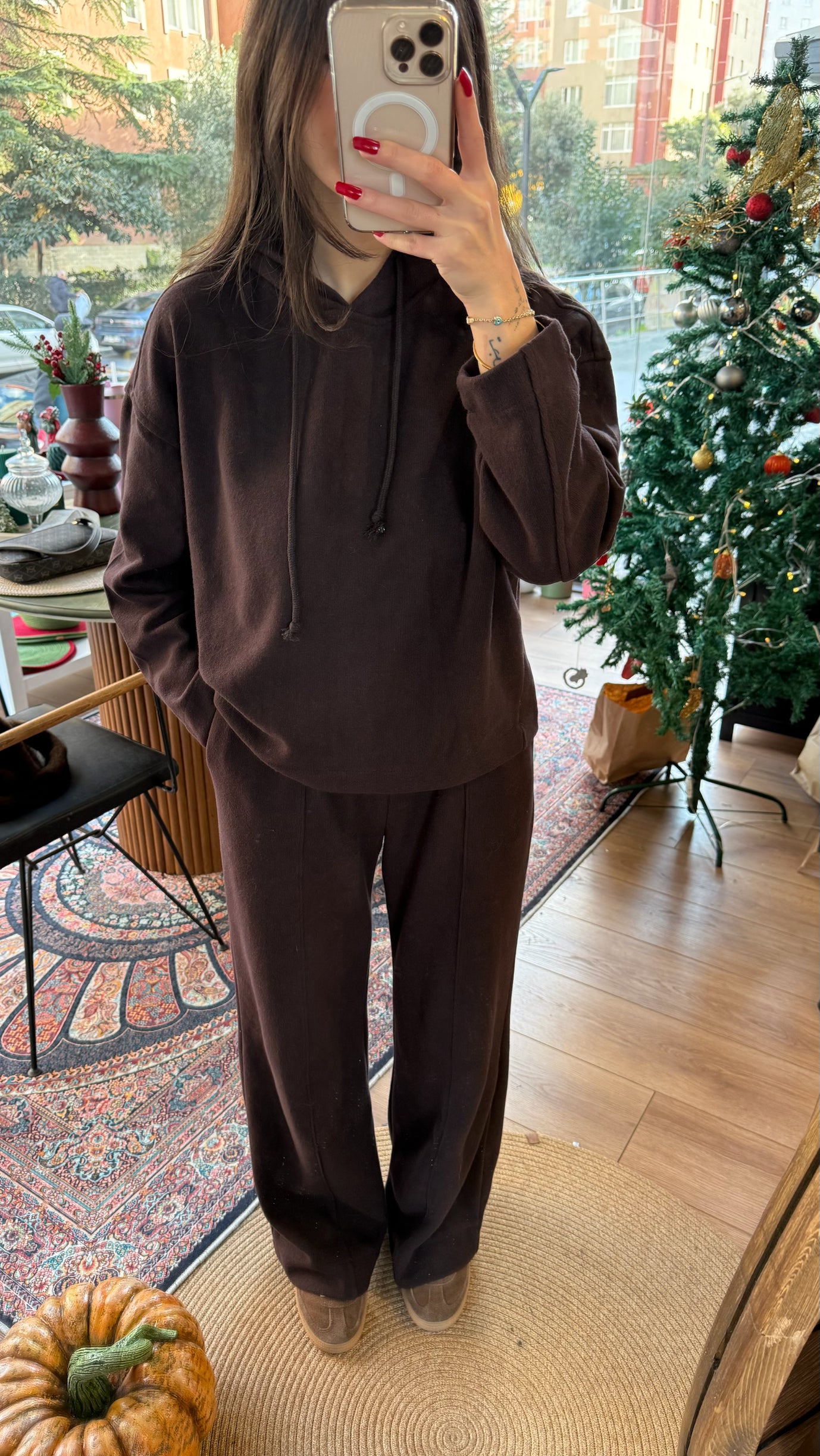 Acı kahve-mürdüm takımı