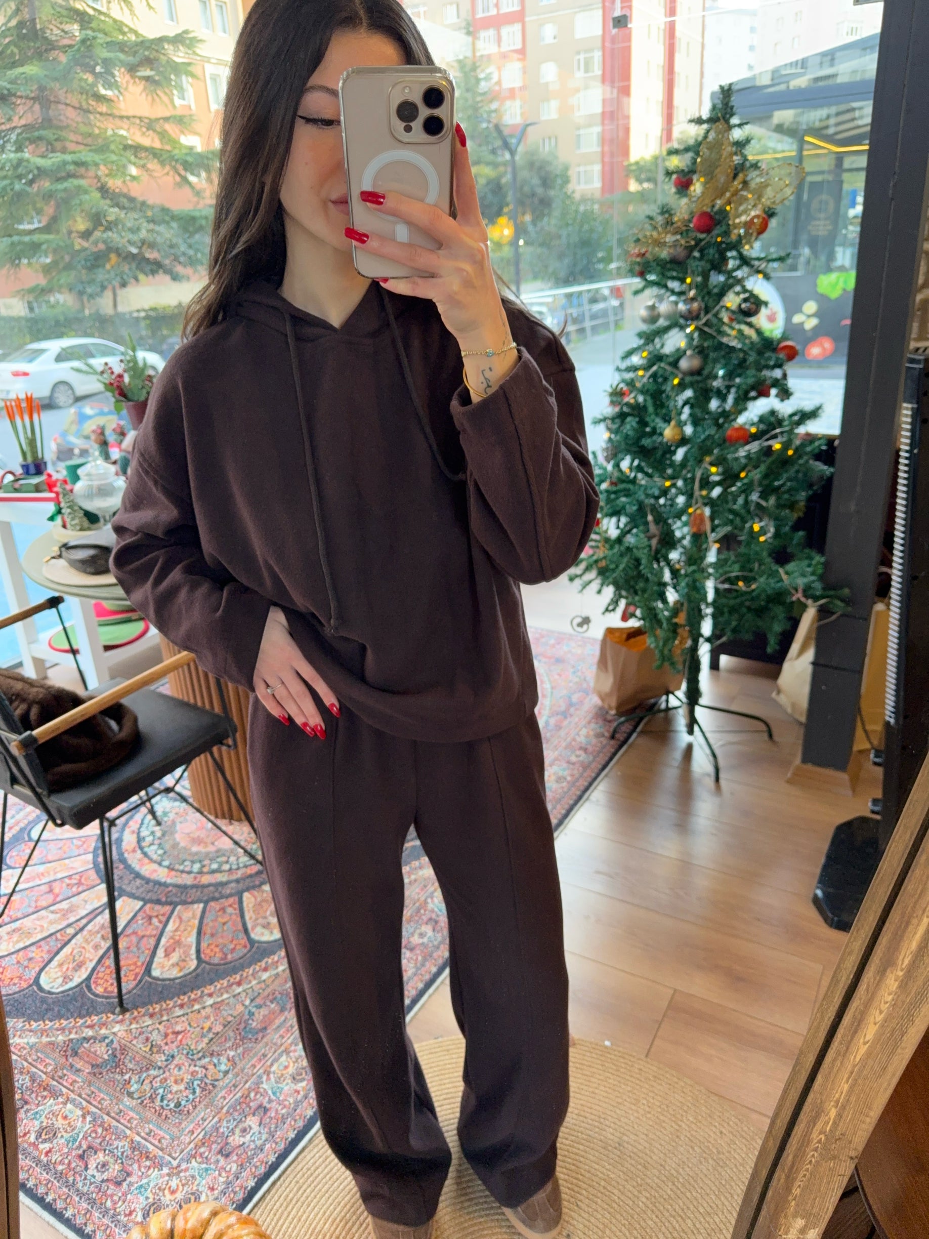 Acı kahve-mürdüm takımı